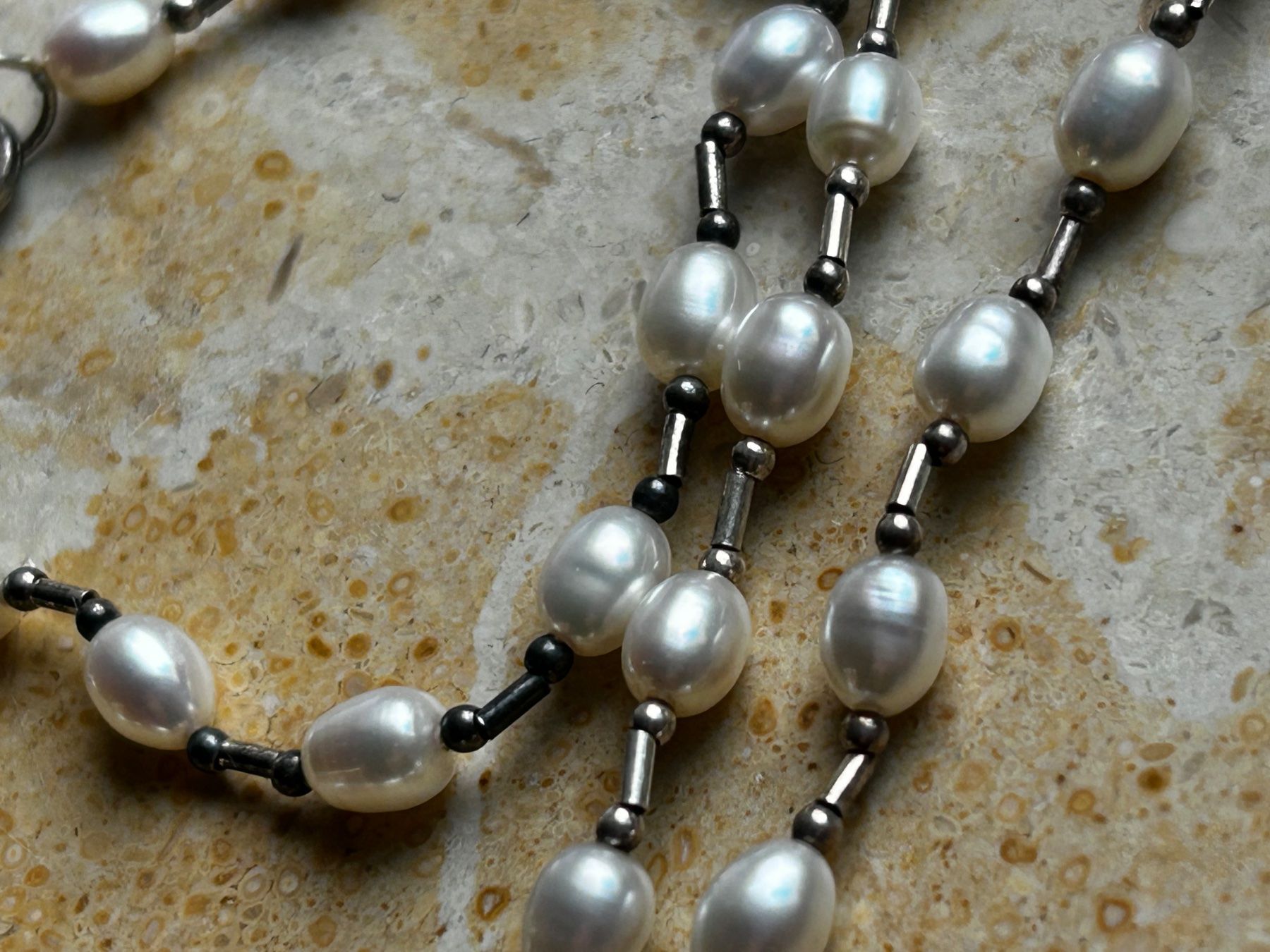 Ketten: Elegante Perlenkette, Silber, Süßwasserperlen 42cm – Gebraucht aus Dittingen von Bellevista 8