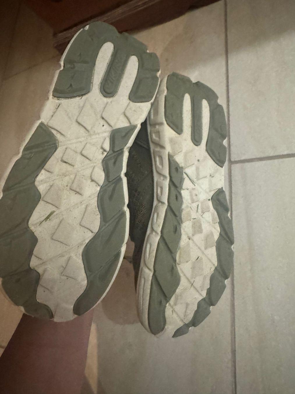 Scarpe per ragazzi: Kinder Sneaker / Schuhe – Grösse 30 – Usato da Aathal-Seegräben venduto da 911rs 3