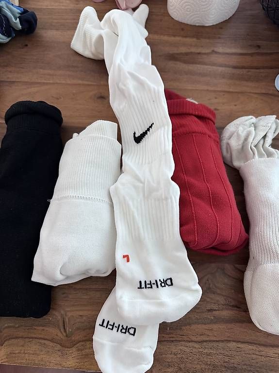Calze: 97 Socken zum Verkauf – Usato da Zürich venduto da bryananthony 4