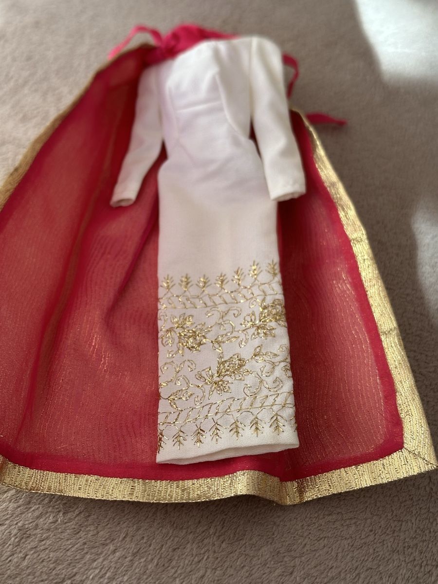 Bambole: Vintage Formal Occassion 1967 – Usato da Herbriggen venduto da Sehrazade 2
