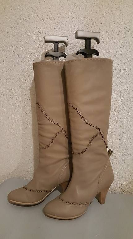 Scarpe da donna: NEU Beige Lederstiefel Gr. 35 – Nuovo (secondo la descrizione) da Basel venduto da kri_wd99