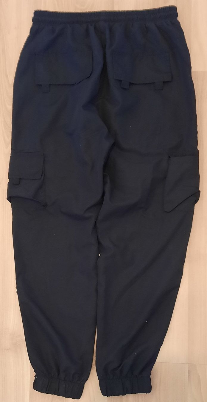 Shein Pantaloni: SHEIN Freizeit Cargo Hosen Schwarz Gr. M – Usato da Seuzach venduto da VT-Collections2 3
