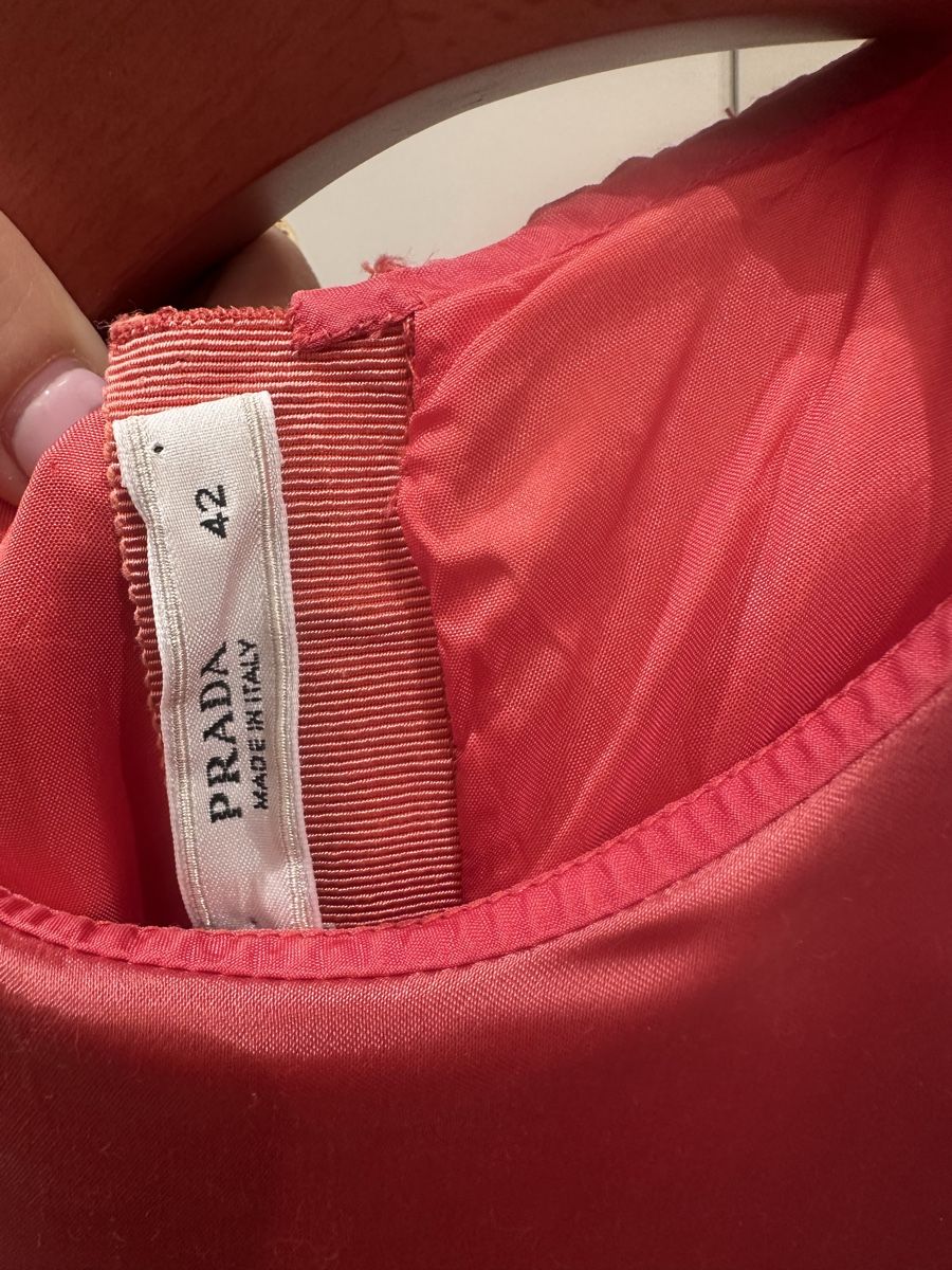 Prada Vestiti: Prada silky vintage mini dress – Usato da St. Niklausen LU venduto da lau_259n 3