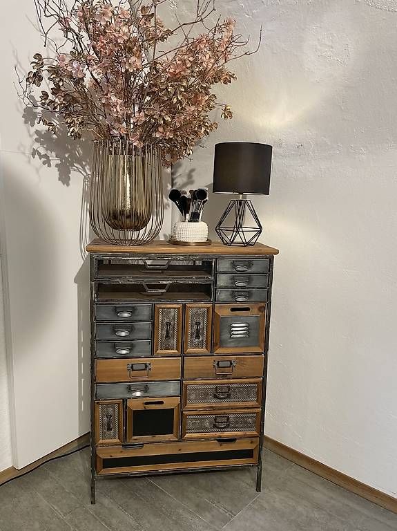 Cassettiere: Wunderschöner Schubladenkorpus im Industrial-Style – Usato da Hasle b. Burgdorf venduto da Corbu
