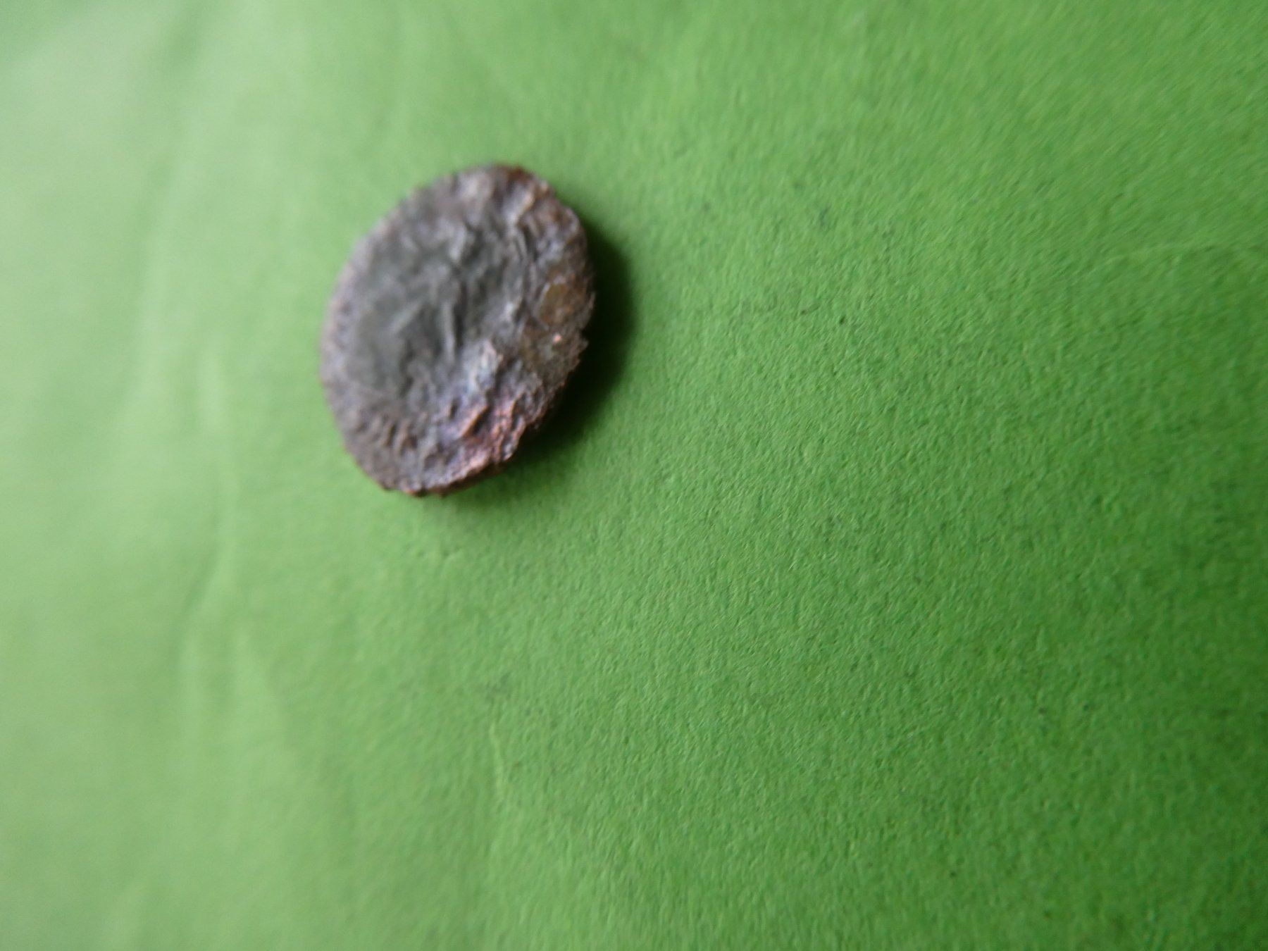 Tutti le monete: uralte Bronzemünze 12 mm     0.55 g – Usato da Hinterforst venduto da Rohusri 3