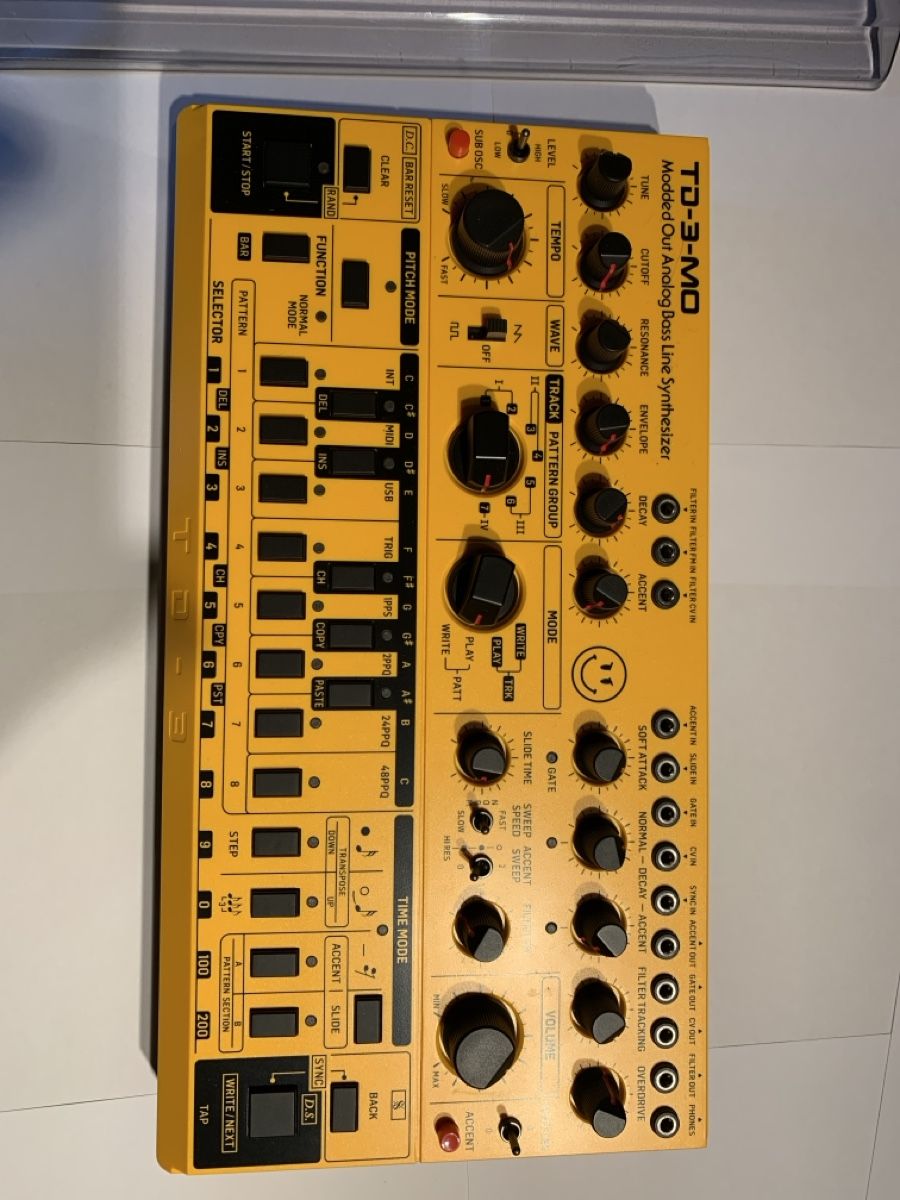Behringer Strumenti musicali: Behringer TD-3-MO mit Decksaver – Usato da Luchsingen venduto da DragonOfFire