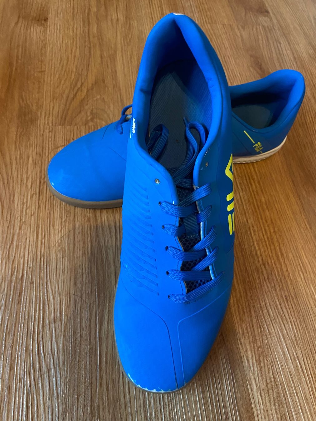 Fila Scarpe da uomo: FILA Hallenturnschuh Gr. 43 – Usato da Wollerau venduto da Cynne23