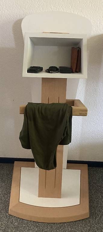 Porte manteau: Kleiderständer aus Holz – D'occasion à Islikon par lau_5ysm 1