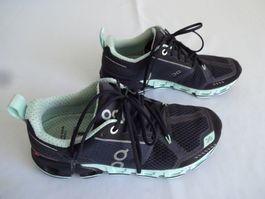 " ON " Swiss Engineering ; Damen / Herren  Schuhe Nr.37.5