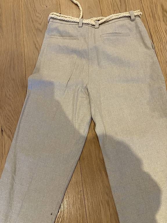 Hosen: Zara - Pantalon oversized taille 42 – Gebraucht aus Geneve von tom_d7f8 1