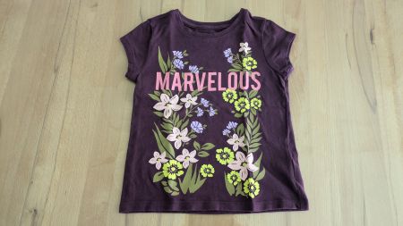 Schönes GAP T-Shirt mit Blumen - 104