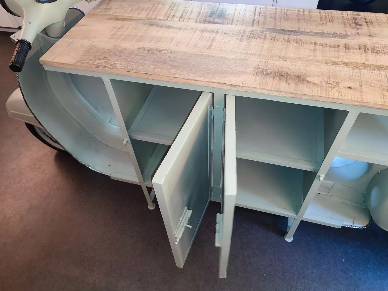 Scaffali: Coole Vespa Bar – Usato da Sevelen venduto da Starsoul777 3