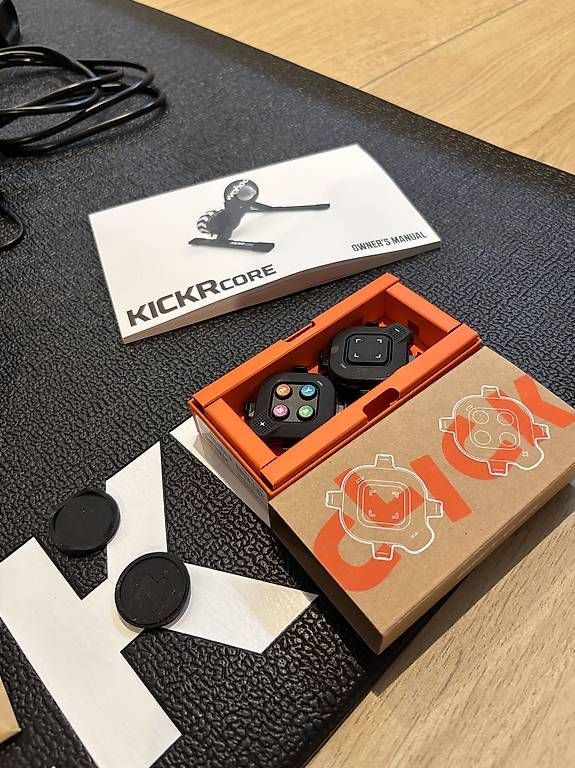 Wahoo Hometrainer: KICKR CORE 2 Smart Trainer mit ZWIFT Cog/Click Smart Trainer – Gebraucht aus Nennigkofen von Sii_16 2