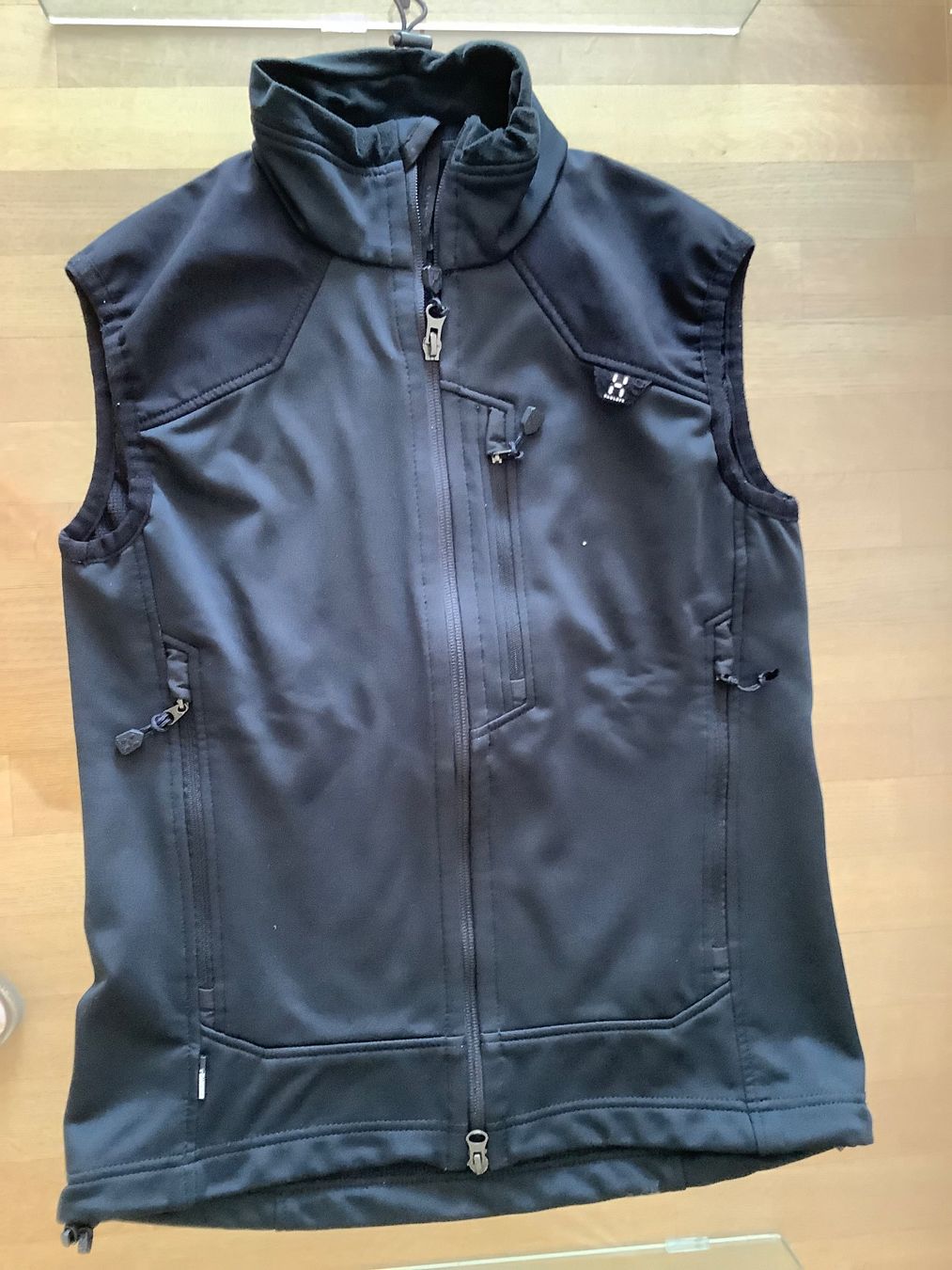 Haglöfs Gilets: Haglöfs Weste warm Softshell schwarz 36 – D'occasion à Zürich par Fkili