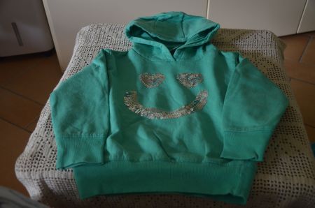 TAILLE 98 - SWEATSHIRT