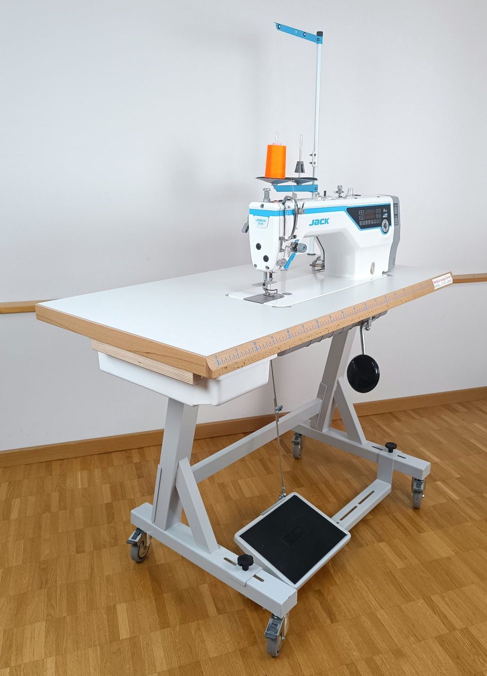 Jack Macchine da cucire: Industrienähmaschine JACK A5E-B / Neu – Nuovo e nell'imballaggio originale da Rehetobel venduto da dani034 2
