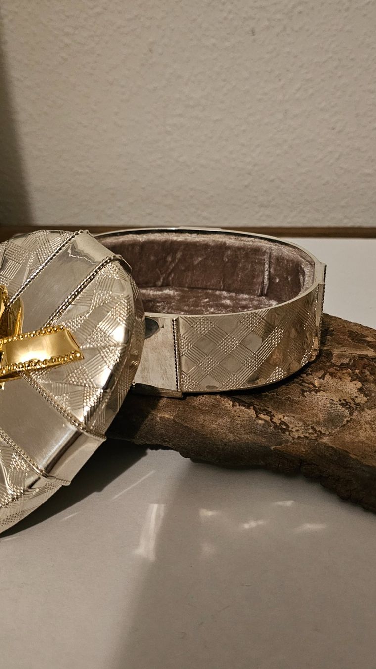 Sonstiger Schmuck: Schmuckbox, Schmuckaufbewahrung – Gebraucht aus Zürich von MaisonBelleCachet 4