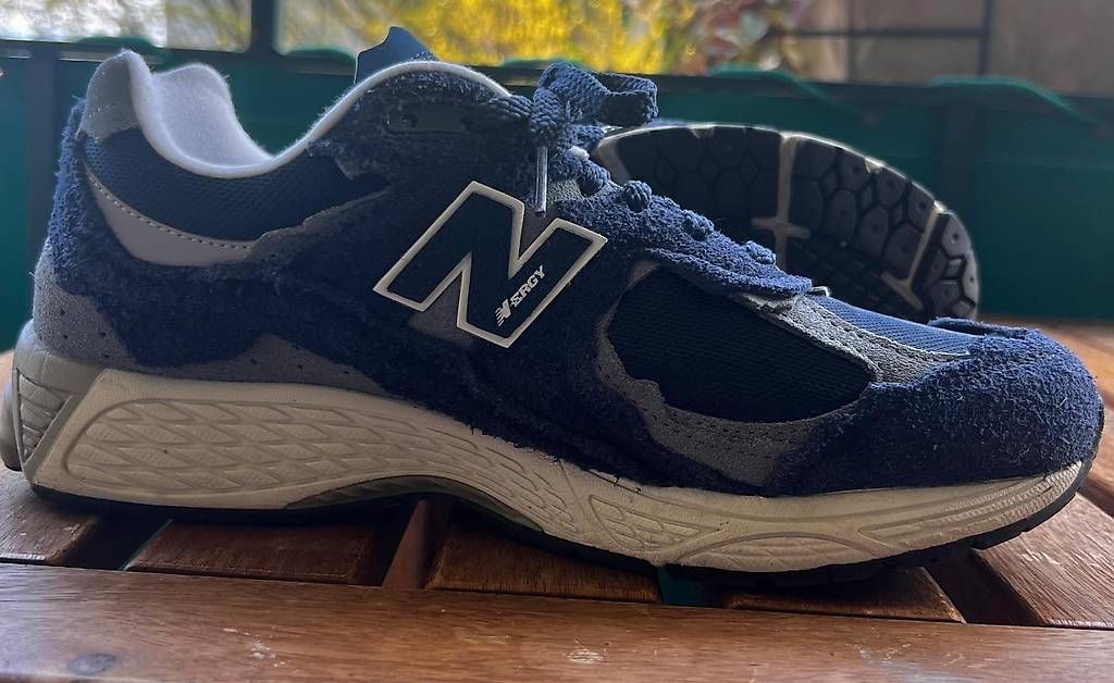 New Balance Scarpe da uomo: New Balance 2002R Sneakers – Nuovo (secondo la descrizione) da Genthod venduto da mar_g8vn 1