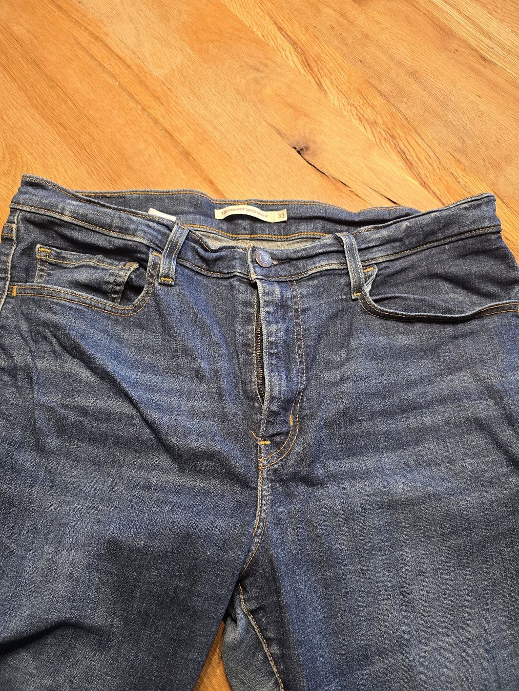 Levi's Jeans: LEVIS 720 SUPER SKINNY GR.33 – Usato da Möriken AG venduto da rowyta 1
