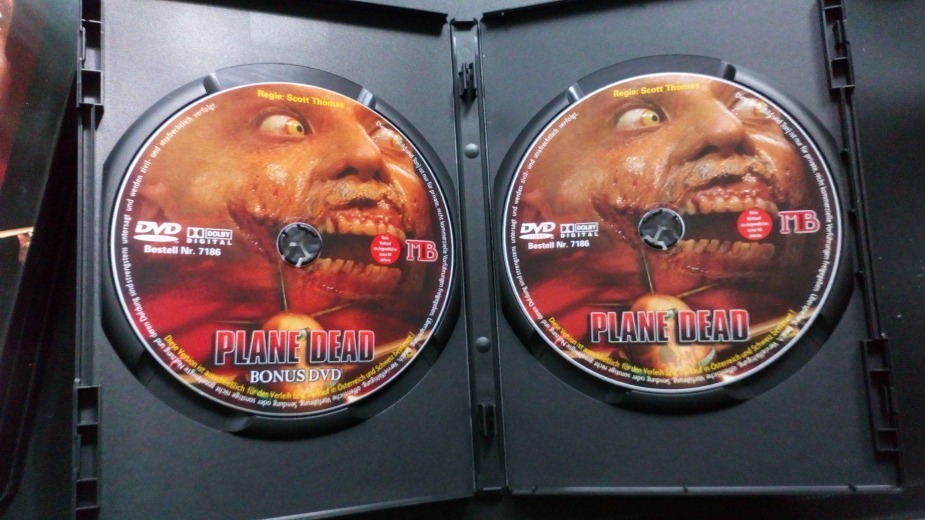 Alle DVDs: Plane Dead, DVD Zombie Horror, Steelcase – Gebraucht aus Winterthur von Belzarek 3