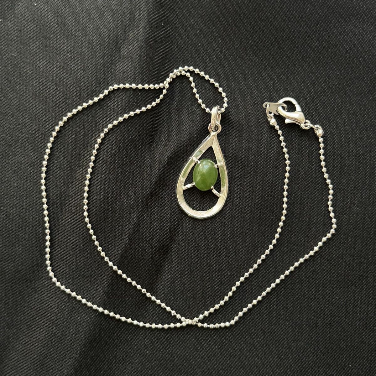 Ketten: Silberne Jade Tropfen Halskette  – Neu (gemäss Beschreibung) aus Givisiez von dor_xb9k