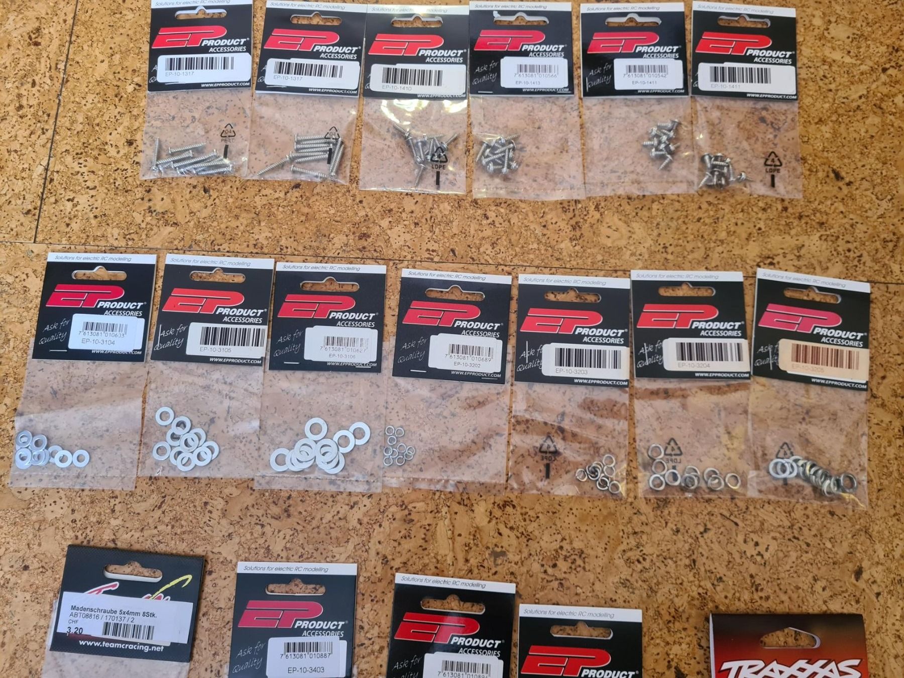 Modellismo RC: Div. Schrauben, Unterlagsscheiben, E-Clips pro Artikel 1 CHF – Nuovo e nell'imballaggio originale da Gommiswald venduto da Bullhead 2