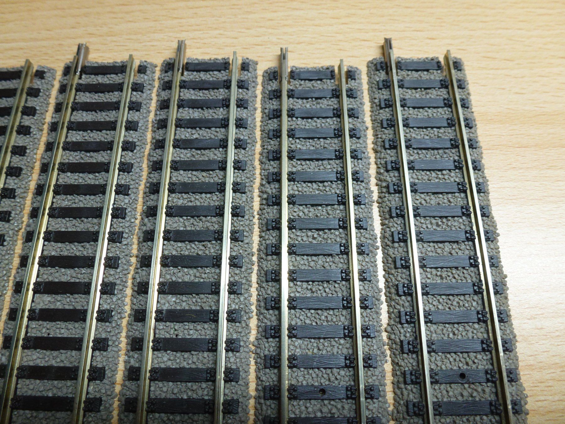 Fleischmann Modellini di ferrovie: Fleischmann H0 Profigleis 6x6101 – Usato da Hombrechtikon venduto da Se9 3