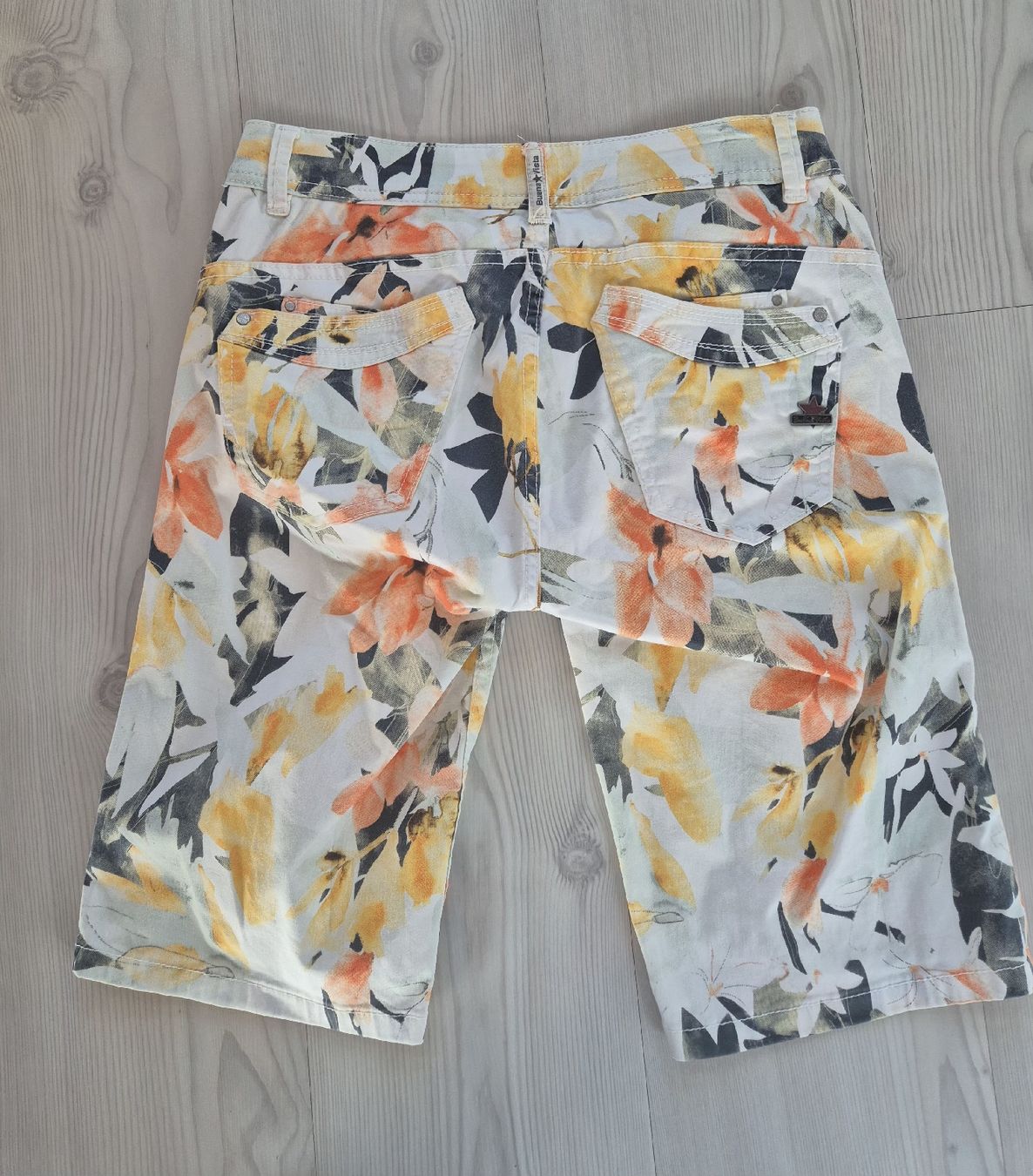 Buena Vista Pantaloni: Short Buena Vista S – Nuovo (secondo la descrizione) da Argnou (Ayent) venduto da emnonaol 1