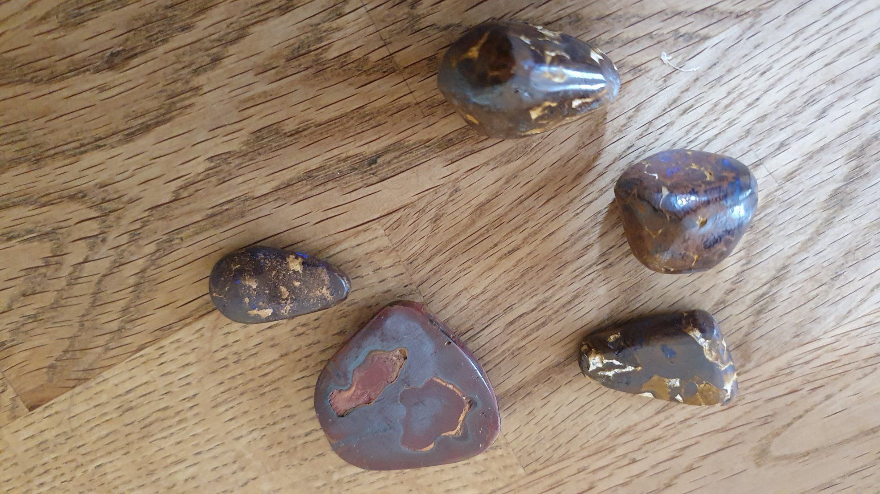Pietre preziose: 5 Boulder Opale – Usato da Flawil venduto da Naphtali