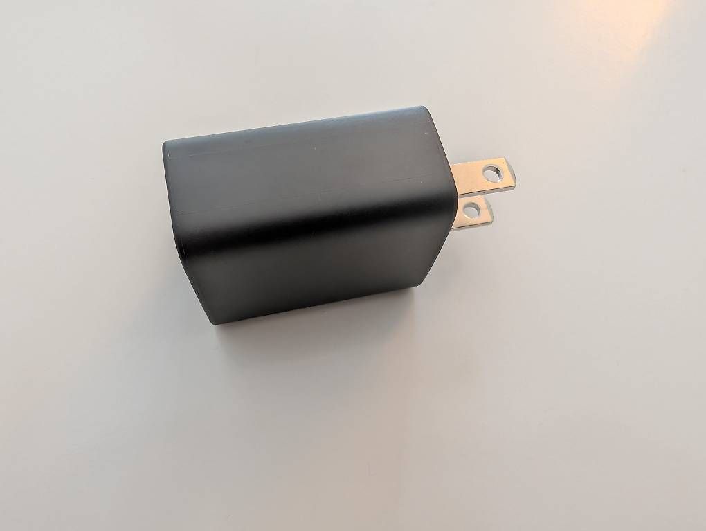 Laufwerke & Adapter: US/USA Adapter Steckdose zu USB – Gebraucht aus Bern von lux_m2w7