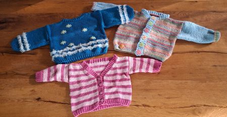 3 süsse Baby-Oberteile, Pulli und 2 Jäckchen   NEU