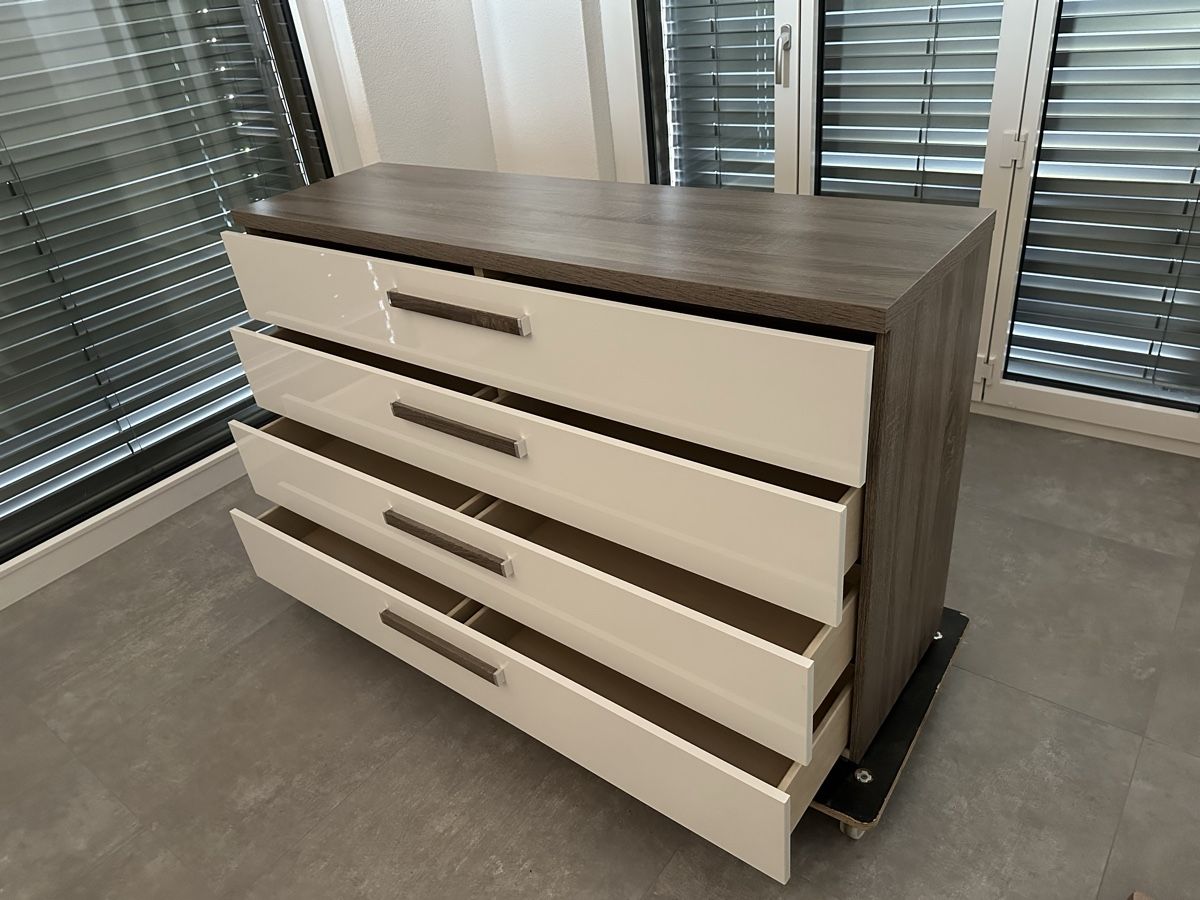 Kommoden: Moderne Kommode mit vier Schubladen - Top Zustand! – Gebraucht aus Grossaffoltern von david_f 2