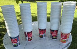100 Joghurtbecher zum Basteln etc. (Recycling)