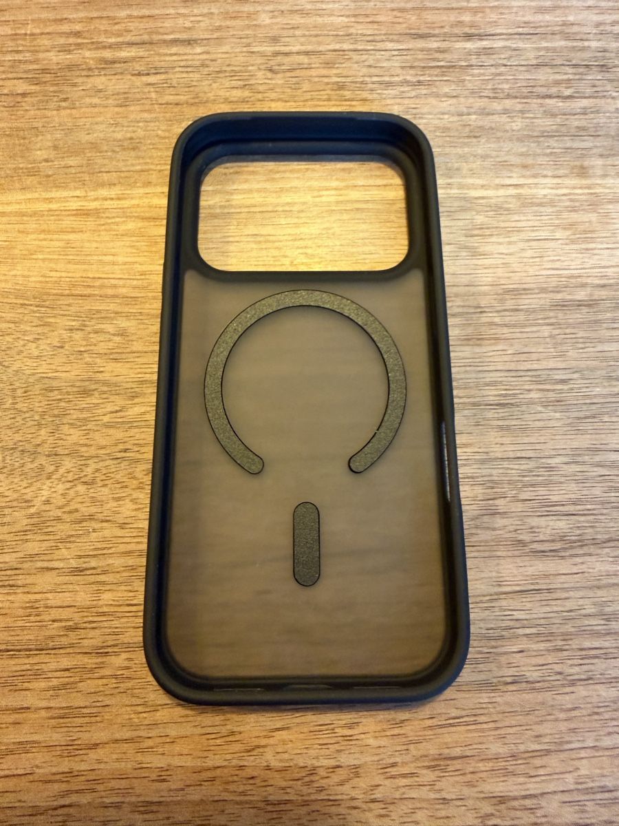 Apple Cover & Protezioni schermo: iPhone 17 Pro Hülle, Schwarz, Neuwertig – Nuovo (secondo la descrizione) da Wolfhausen venduto da HelloSun03