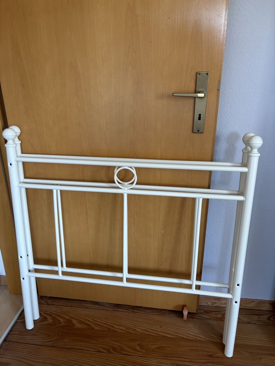 Letti: Metallbett weiss – Usato da Däniken SO venduto da Spaetzle 1