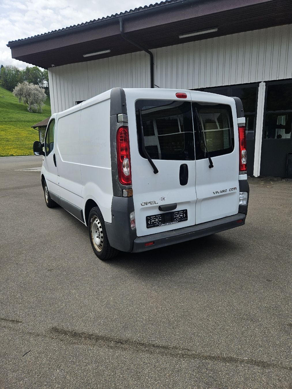 Veicoli da campeggio: opel Vivaro Camper umbau  – Usato da Mosnang venduto da bie_mh9k 1