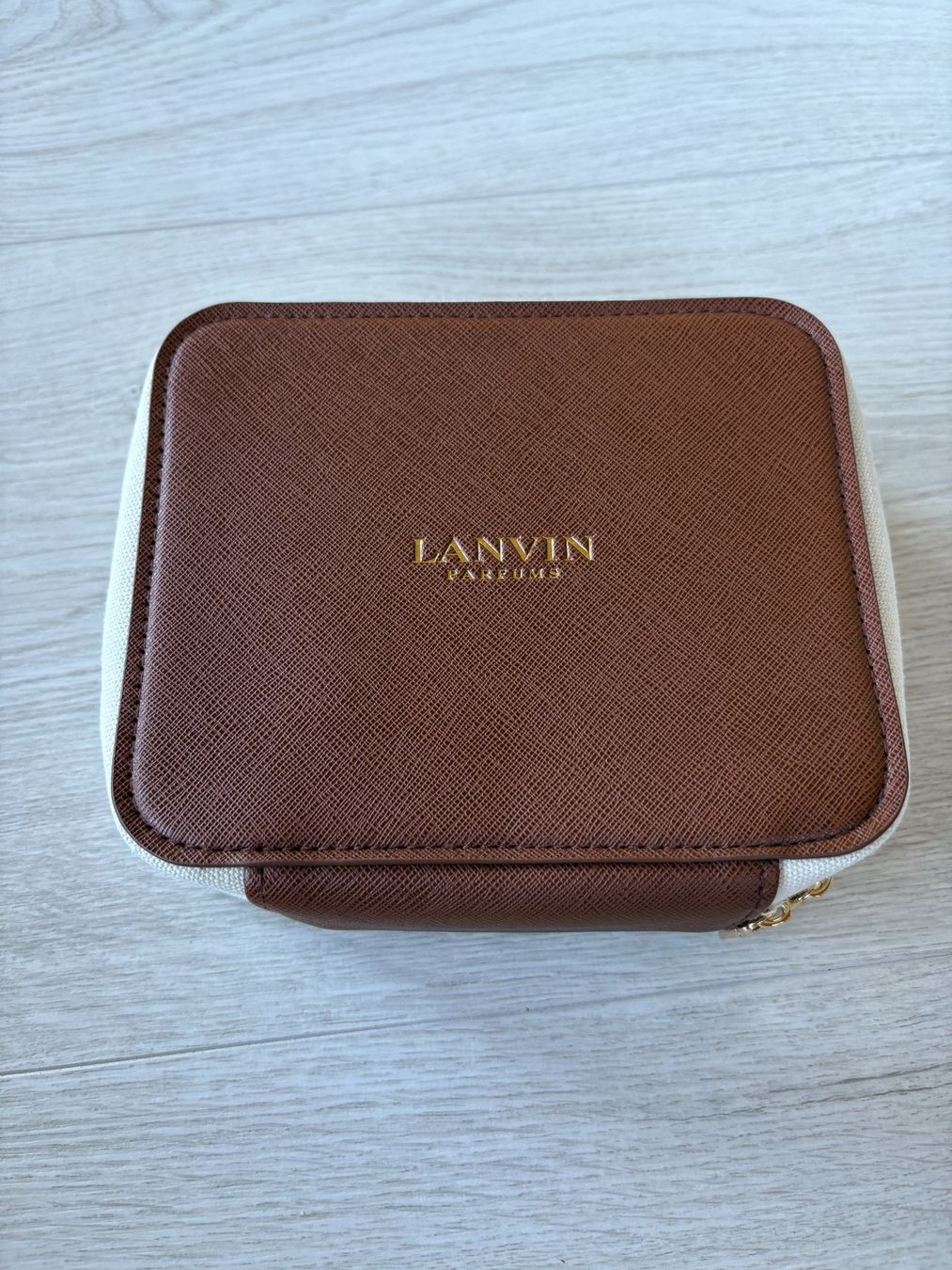 Lanvin Custodie per cosmetici: Necessaire Lanvin mit Inhalt – Nuovo (secondo la descrizione) da Mühleberg venduto da cupra80