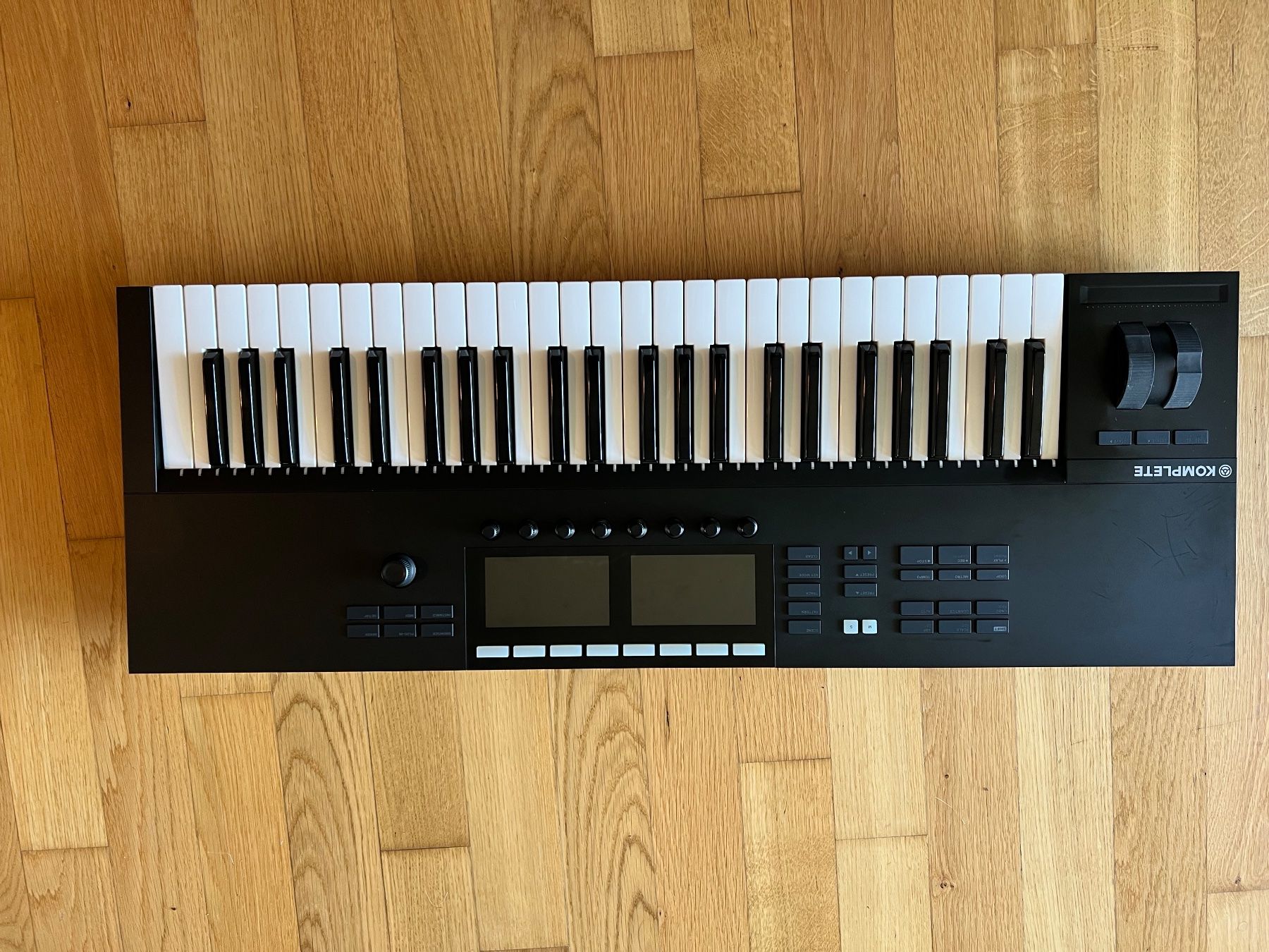 Native Instruments Strumenti musicali: Native Instruments Komplete Kontrol S49 – Usato da Dübendorf venduto da Dardo92