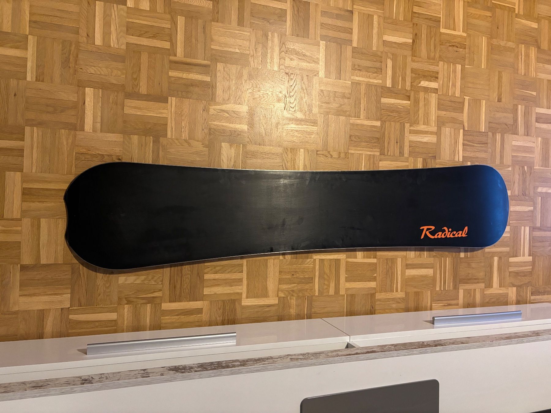 Radical Boards: Carbon Radical Snowboard – D'occasion à Hinwil par Zimizimpi 3
