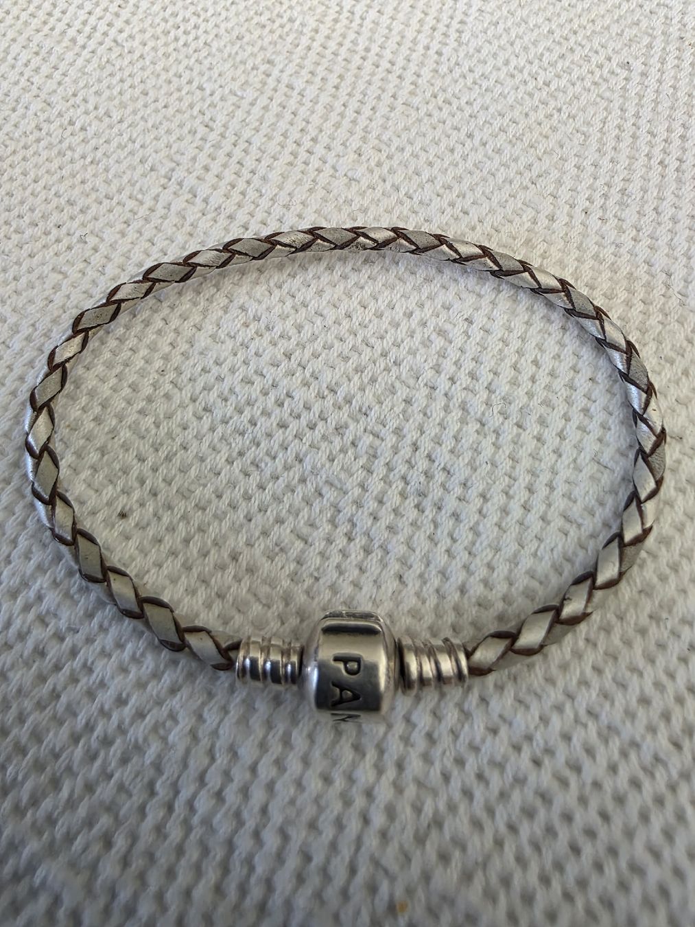 Pandora Bracelets: Pandora Lederarmband beige – D'occasion à Rikon im Tösstal par Quimy68