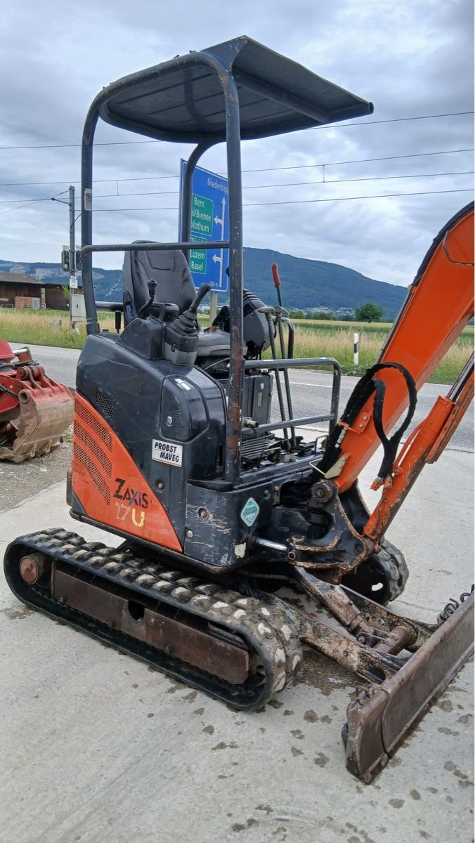 Hitachi Bagger: Bagger Hitachi ZX 17 U – Gebraucht aus Niederbipp von baggerch 8