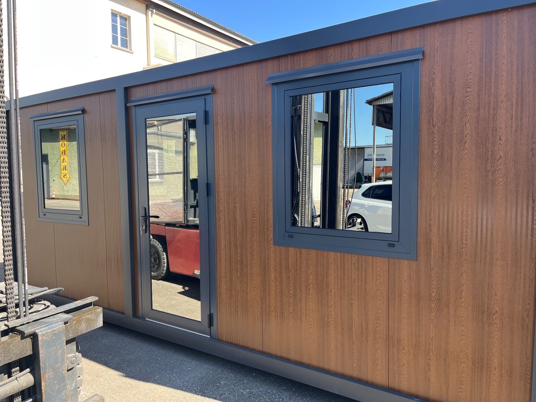 Baucontainer: Bürocontainer / Hofladen / Baucontainer 6m – Neu (gemäss Beschreibung) aus Oftringen von Britta 1