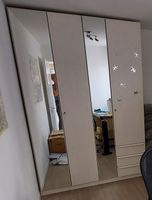 Kleiderschrank