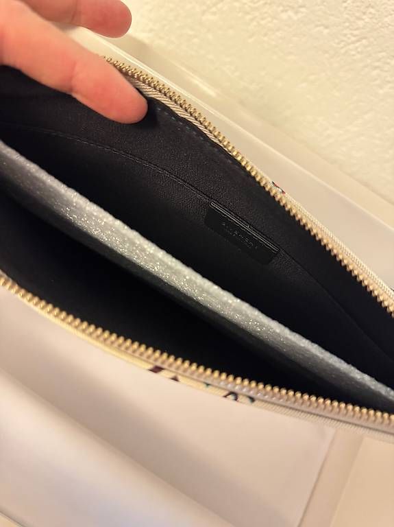 Givenchy Borse da donna: Givenchy rainbow logo print clutch FULLSET – Usato da Aristau venduto da Evelinik 2