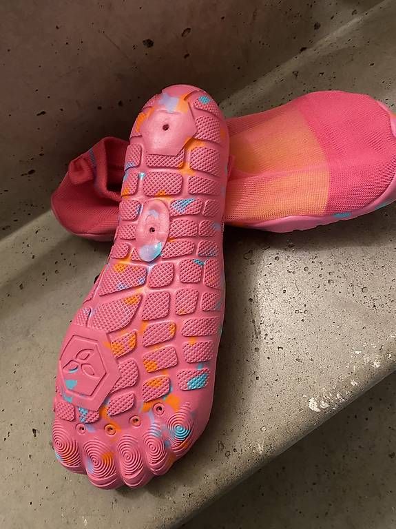 Scarpe da uomo: Wasserschuhe Gr. 42 – Usato da Winterthur venduto da Samantha59 1