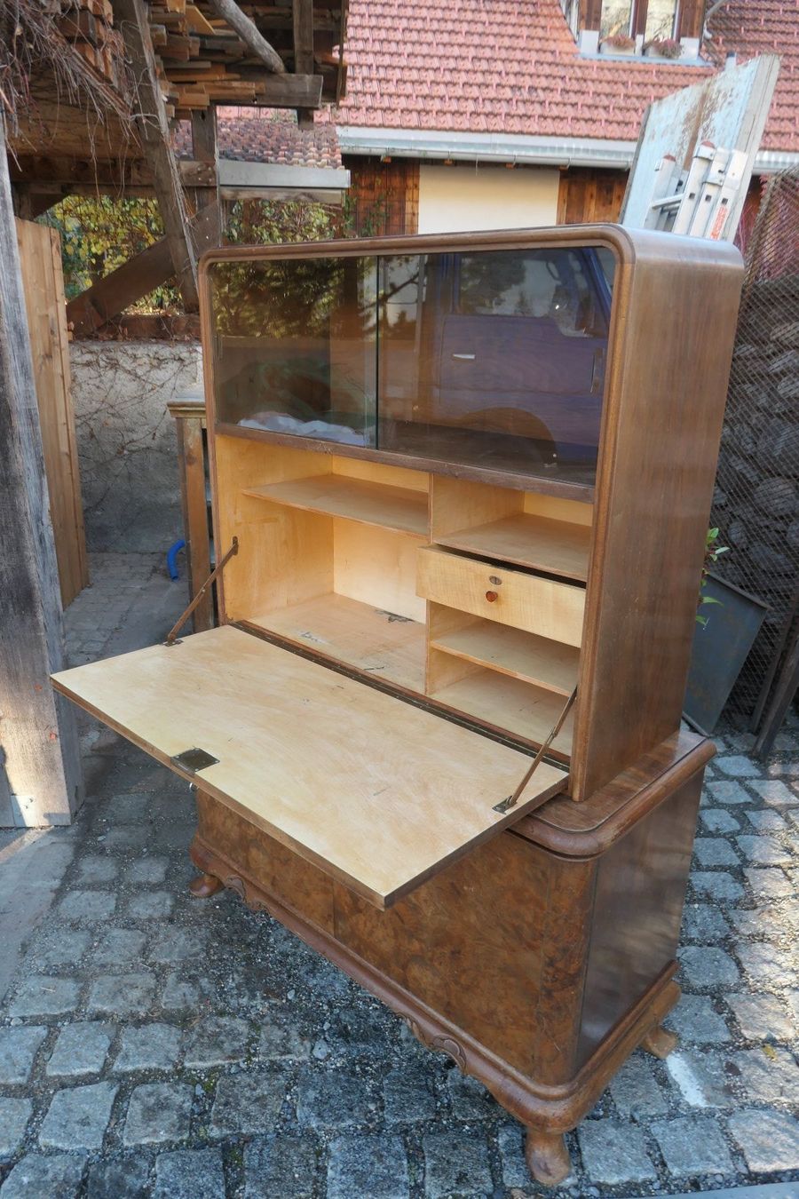 Vetrine: antiker Sekretär/Vitrine – Usato da Fürstenaubruck venduto da PizBeverin2018