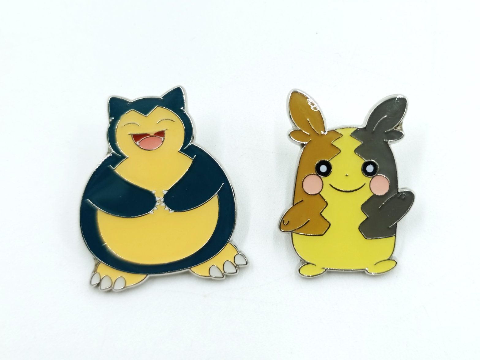 Pokémon Carte collezionabili: 2 Pokemon Pins Relaxo – Usato da Wil SG venduto da Donaldus