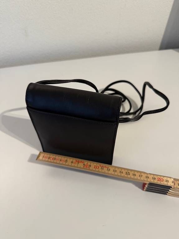Taschen für Damen: Handtasche schwarz Leder – Gebraucht aus Basel von zuerich2005