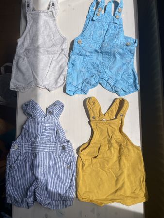 Baby Latzhosen Gr. 62