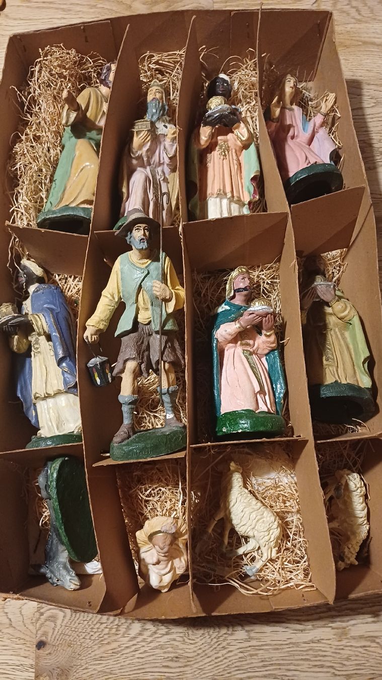 Figurines: Schöne alte Krippenfiguren  – D'occasion à Flawil par Naphtali 6